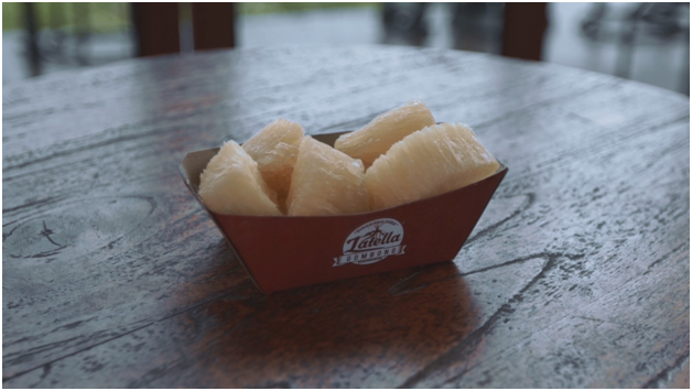 menu roti dan singkong goreng